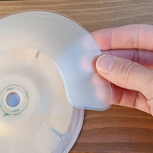 Hydrokoloidowe półpierścienie uszczelniające dla wzmocnienia i przylepca i spokoju ducha