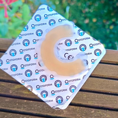 Ostoform Crest – półpierścień uszczelniający działający z technologią FLOWASSIST