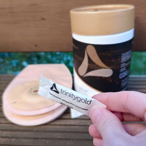 Wiosna bez stresu o worek stomijny. Jak działają saszetki żelujące Trinity Gold?