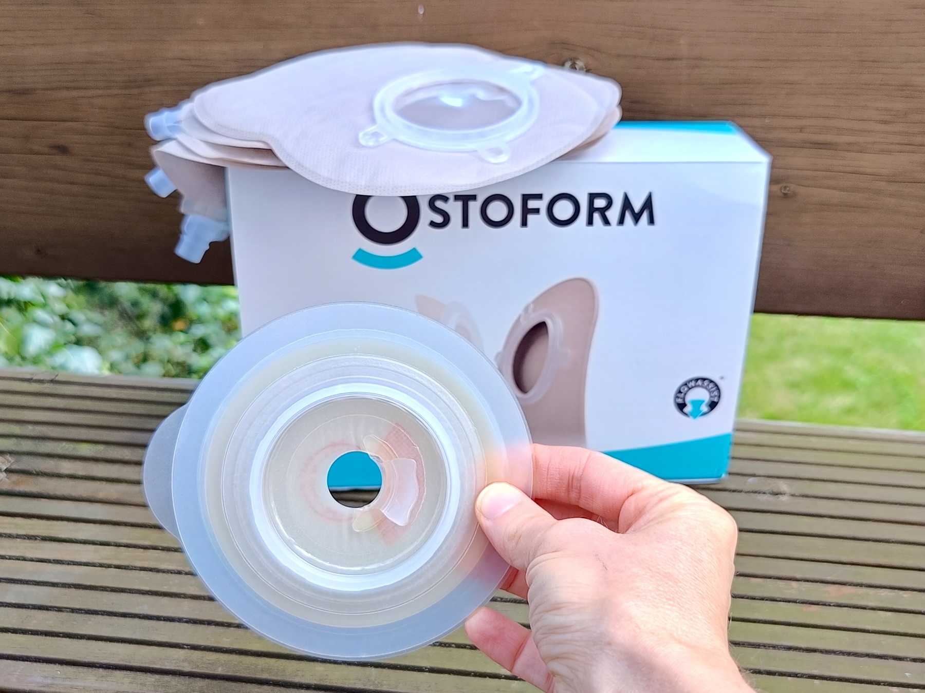 Płytka stomijna Ostoform z wypustką FLOWASSIST – mały dodatek, duża różnica